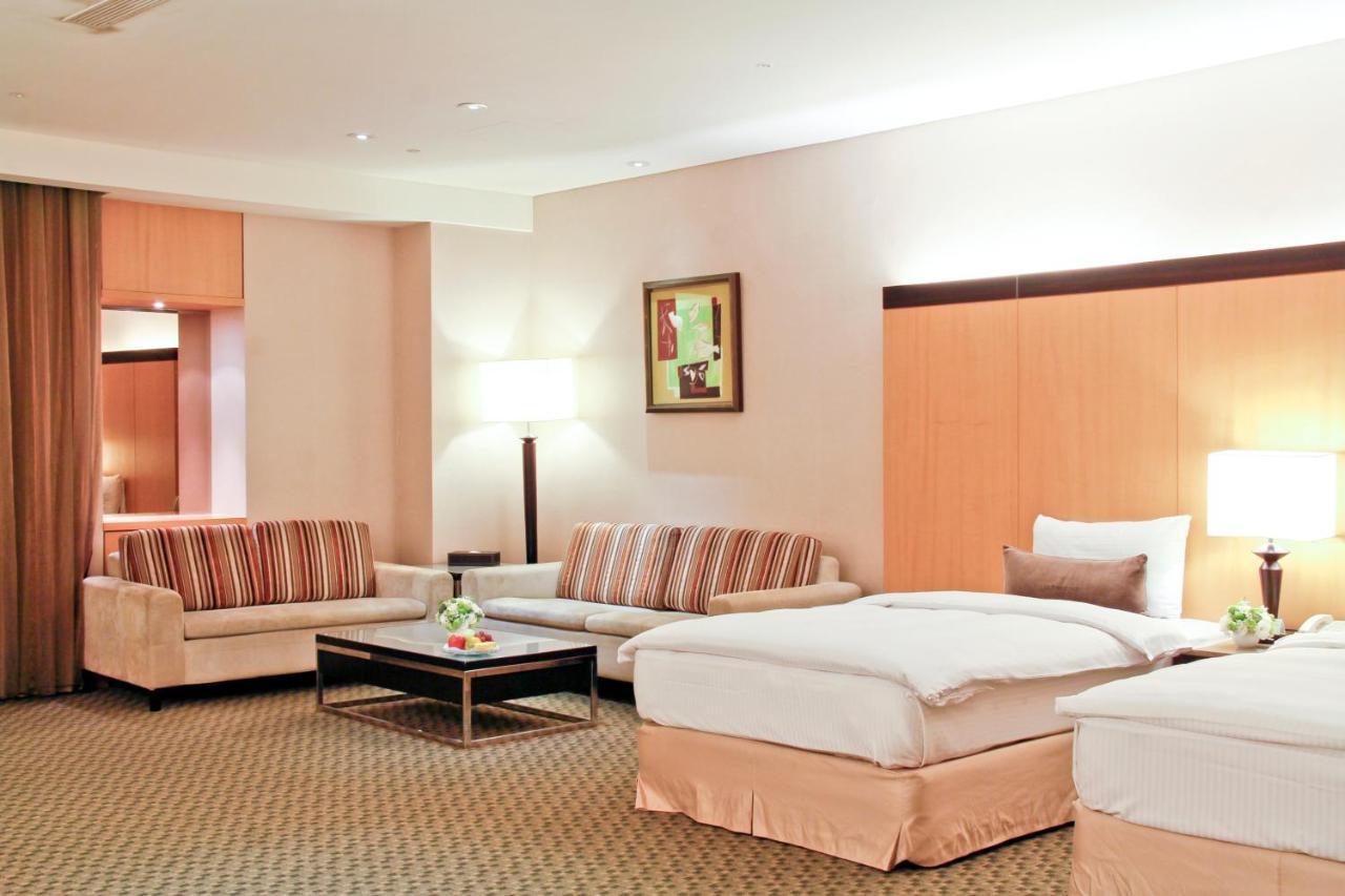 Queena Plaza Hotel Tainan Exterior foto