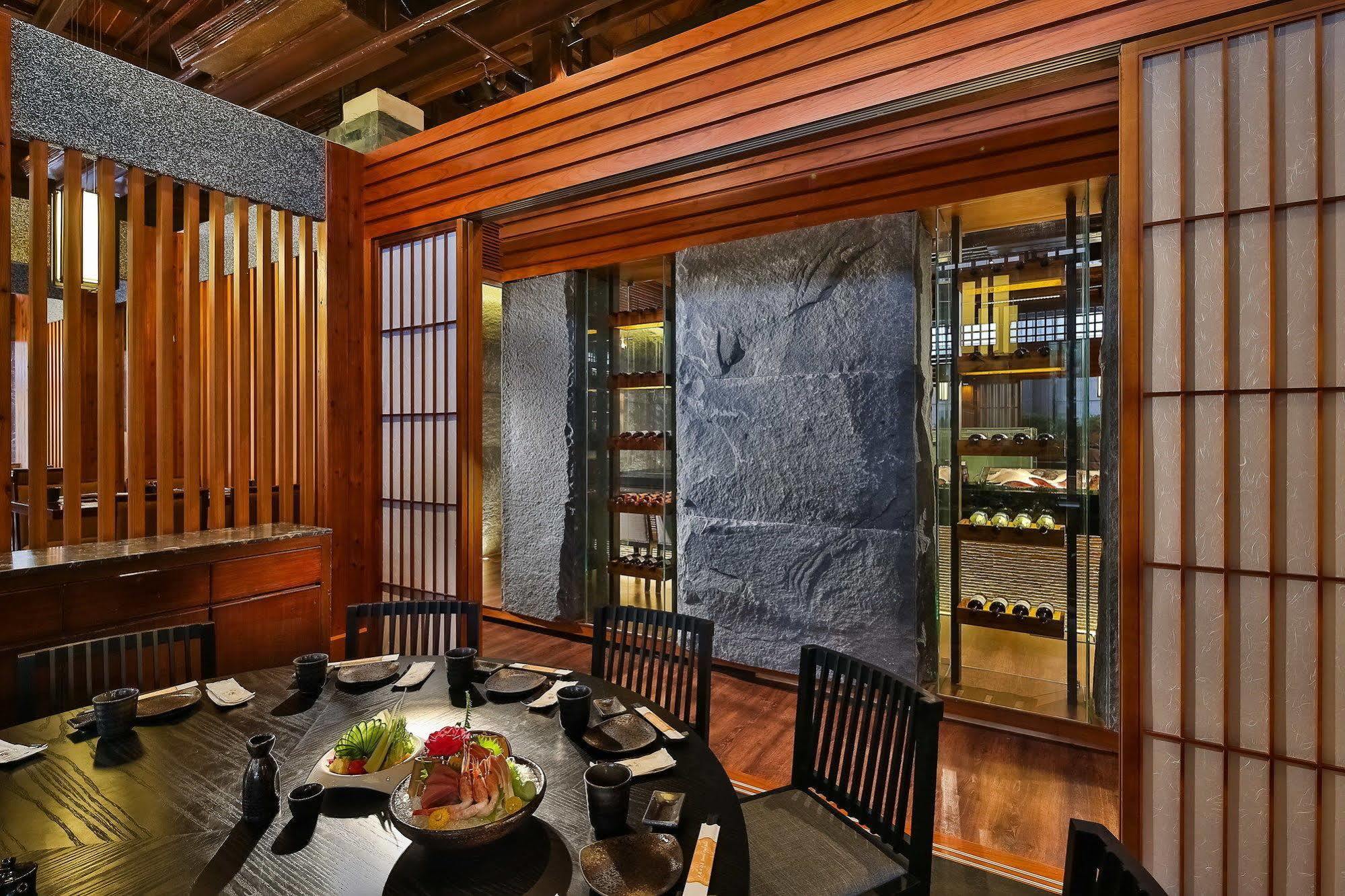 Queena Plaza Hotel Tainan Exterior foto